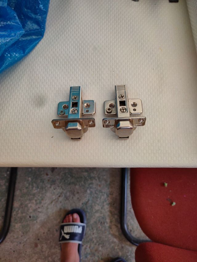 Bisagras de cazoleta