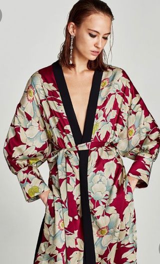 Kimono Zara de segunda mano por 50 € en Ametzola en WALLAPOP Kimono Zara de segunda mano en la provincia de Vizcaya en