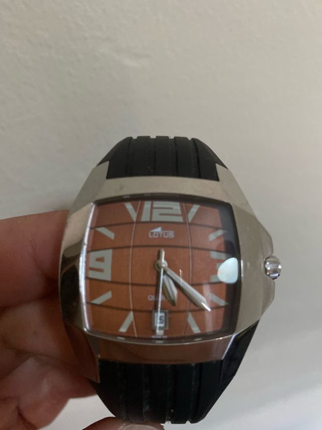 Reloj lotus