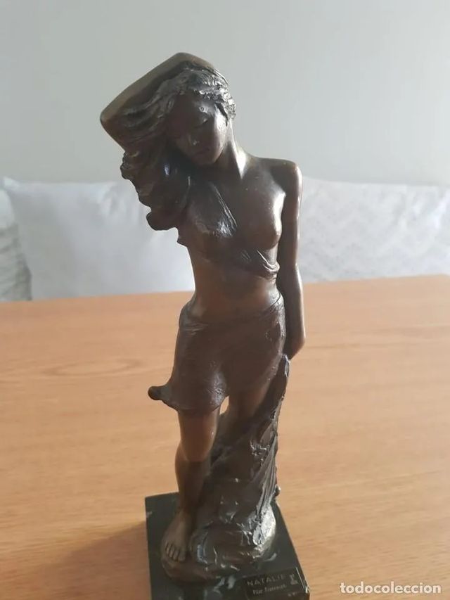 ESCULTURA PILAR FRANCESCH