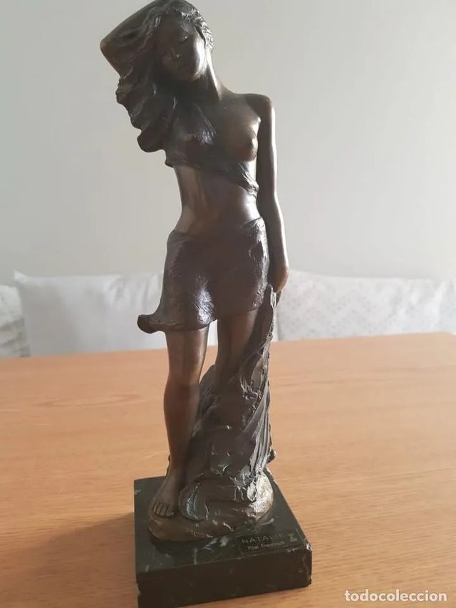 ESCULTURA PILAR FRANCESCH