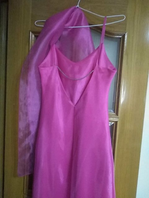 Vestido Fiesta color fucsia .