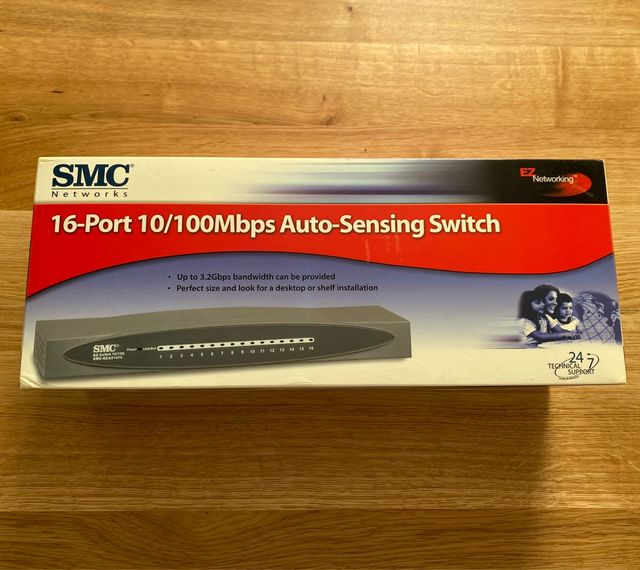 Switch SMC 16 puertos 100Mb/s