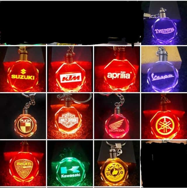 Llavero cristal Led marca de moto