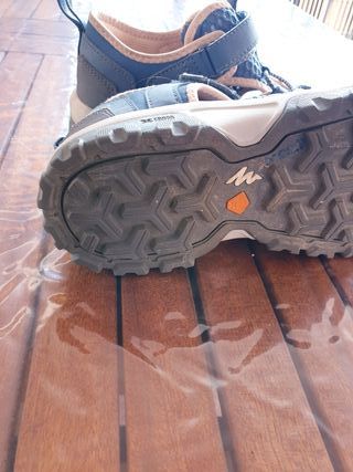 Zapatos para agua Decathlon de segunda mano por 7 EUR en Viladecans en  WALLAPOP