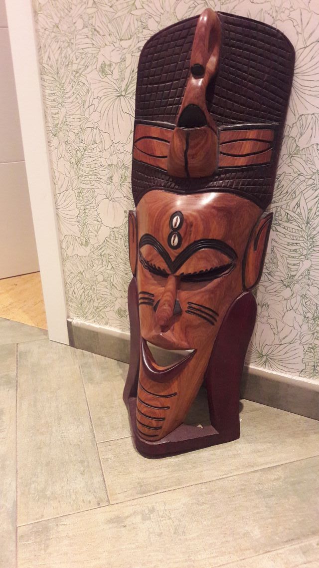 Máscara artesanal decorativa