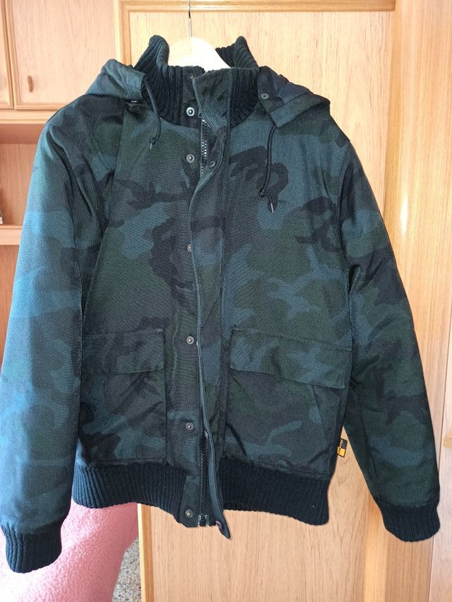 Cazadora Carhartt camuflaje