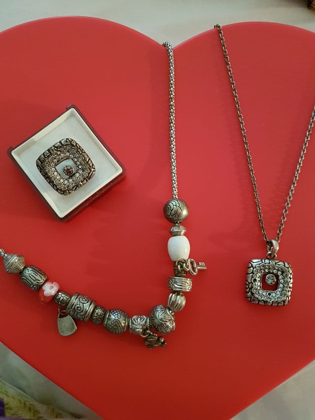 COLLARES Y ANILLO