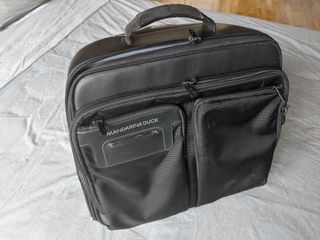 Maleta de cabina Mandarina Duck de segunda mano por 35 EUR en  Vitoria-Gasteiz en WALLAPOP