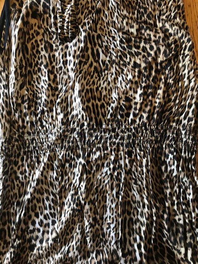 Vestido leopardo súper fresco para verano.