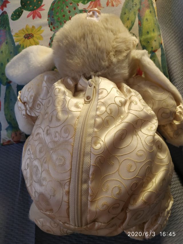 Preciosa conejita guardapijamas