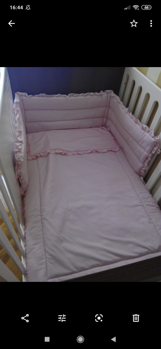 colcha y chichoneras en color rosa Trapitos