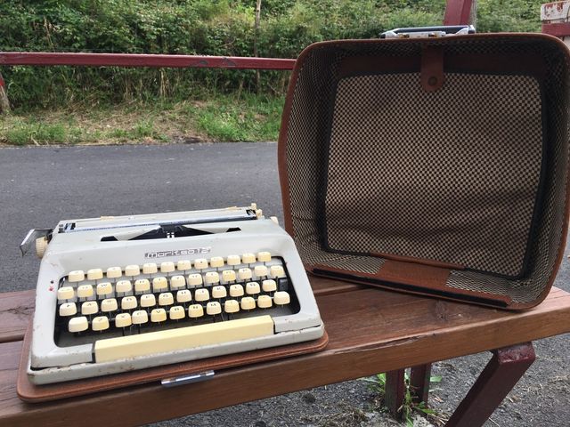 Maquina de escribir Maritsa 12