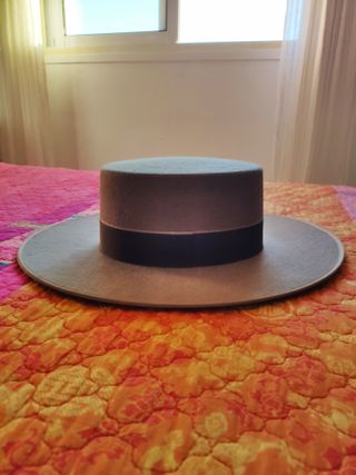 Sombrero ala ancha de segunda mano en la provincia de Málaga Sombrero ala ancha de segunda mano en la provincia de