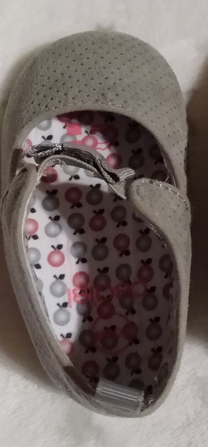 Zapatos de bebé a estrenar