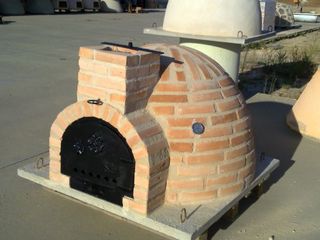 HORNO MONTADO TRADICIONAL EN LADRILLO DE PERERUELA de segunda mano por  1.090 EUR en Pereruela en WALLAPOP
