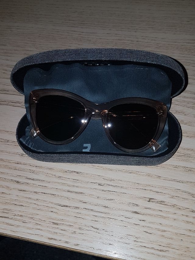 BAJO PRECIO. GAFAS DE SOL SIN ESTRENAR.