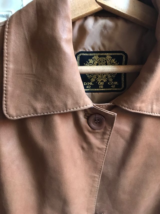 Abrigo 3/4 nuevo De cuero finísimo color Camel