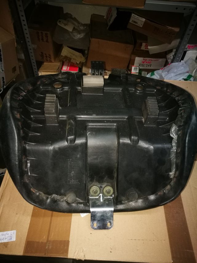 Asiento Suzuki Intruder C800