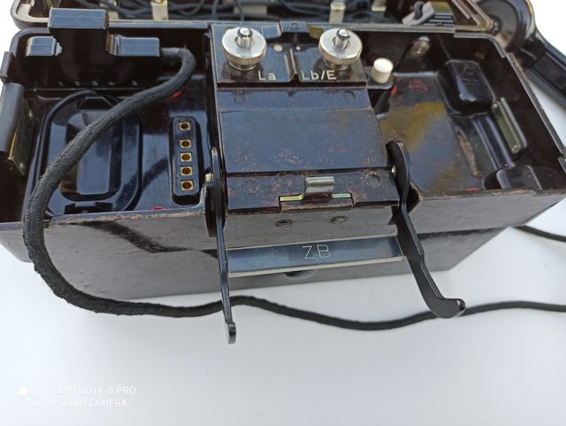 Antiguo teléfono campaña alemán