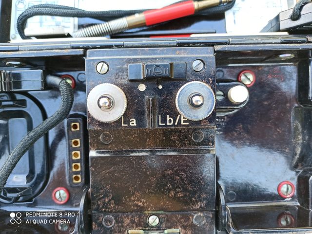 Antiguo teléfono campaña alemán