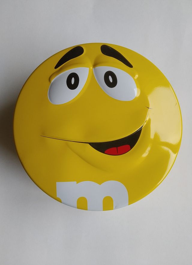 LOTE CAJAS DE METAL Y CHOCOLATES m&m 