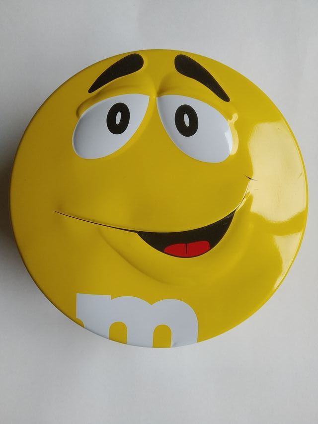 LOTE CAJAS DE METAL Y CHOCOLATES m&m 