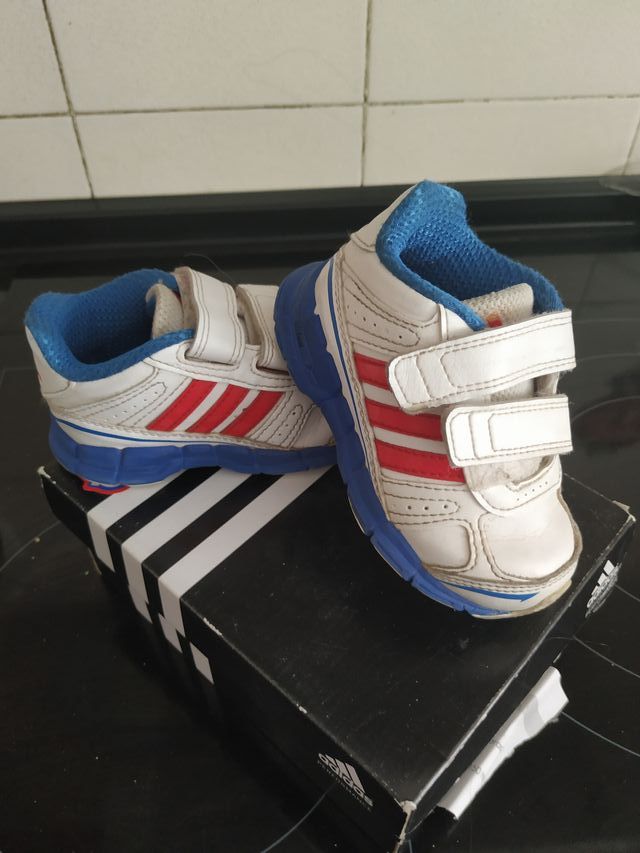 zapatillas bebé Adidas talla 20