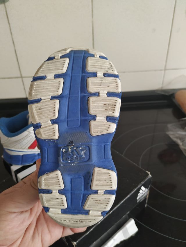 zapatillas bebé Adidas talla 20