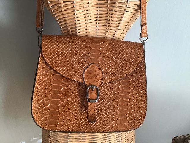 Bolso bandolera nuevo.