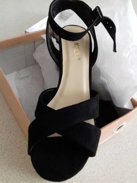 Zapatos nuevos.(en Teatinos)