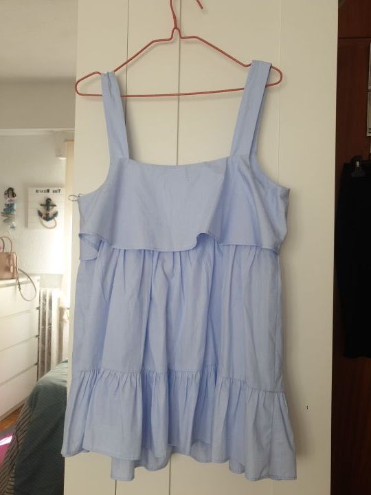 Blusa Camiseta con volante Zara