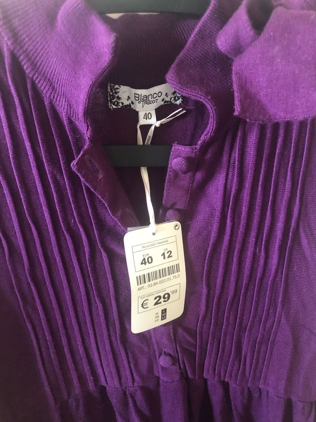 Nuovo abito viola in lana