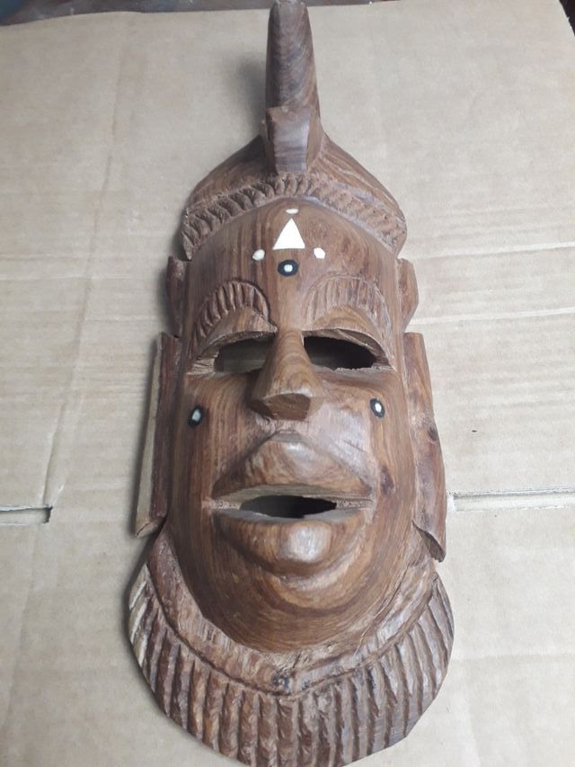 MASCARA DE MADERA