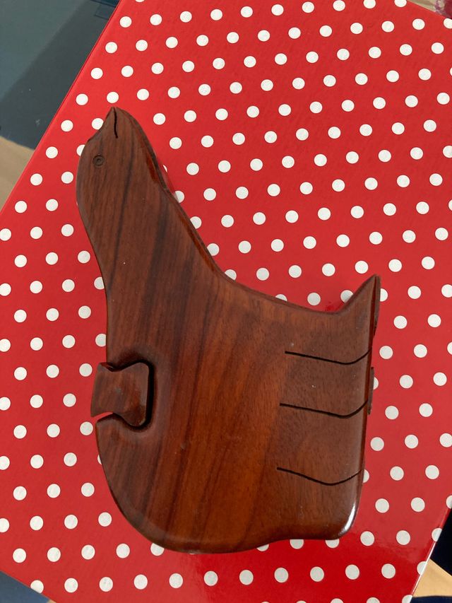 Caja de madera de nogal