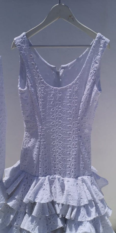 Vestido de flamenca con chaquetilla blanco
