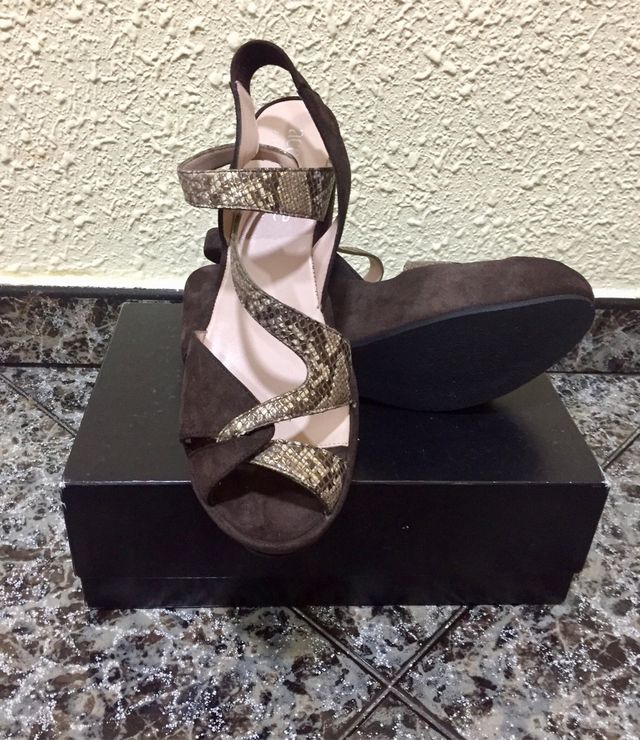 Sandalias de piel NUEVAS. #41