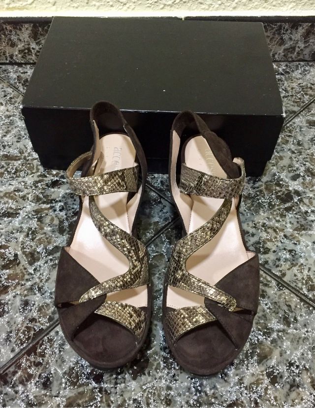 Sandalias de piel NUEVAS. #41