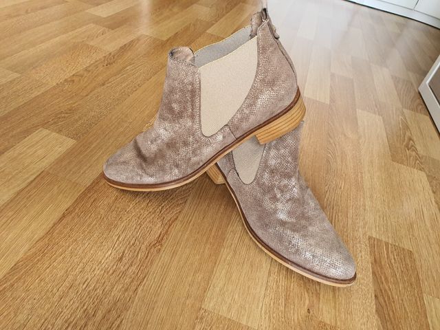 Botas Alpe talla 40.