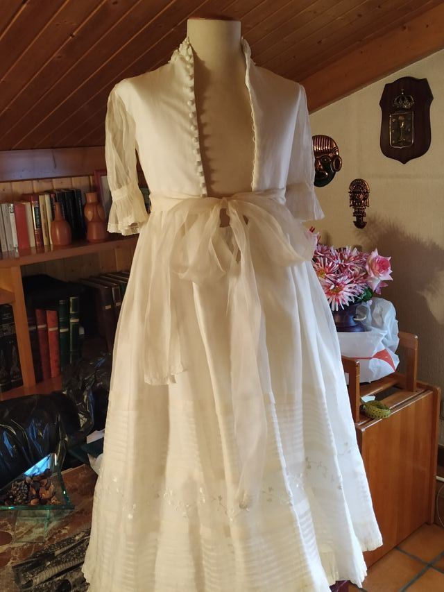 vestido comunión blanco roto gasa natural bordada