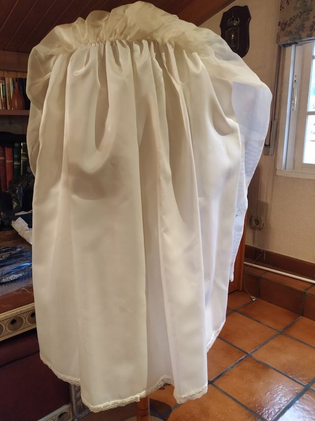 vestido comunión blanco roto gasa natural bordada