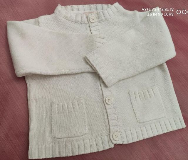 Chaqueta blanca - marca Gocco