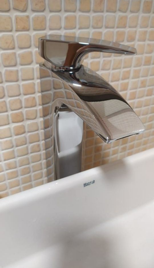 Grifo ROCA monomando alto de segunda mano por 150 € en Ourense en WALLAPOP