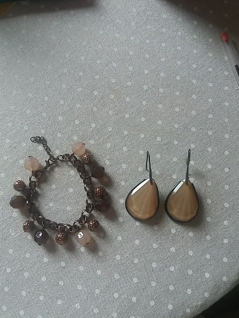Pulsera y pendientes