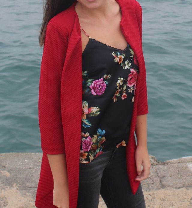 Chaqueta roja de entretiempo