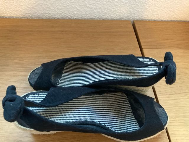 Cuñas negras de esparto