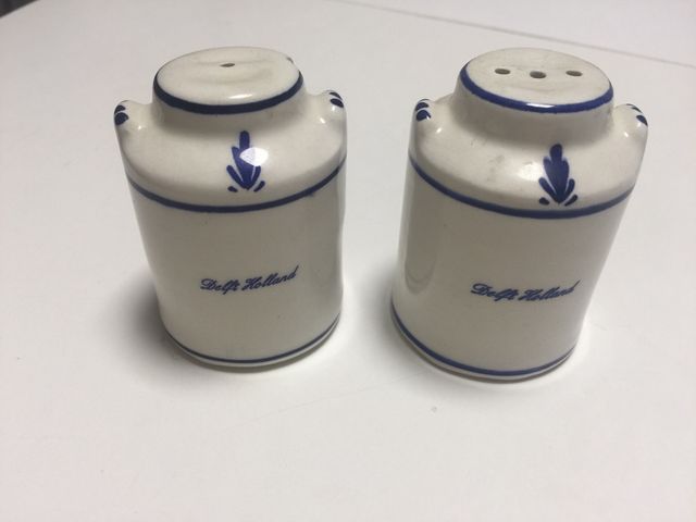 Salero y pimentero. Porcelana de Delf