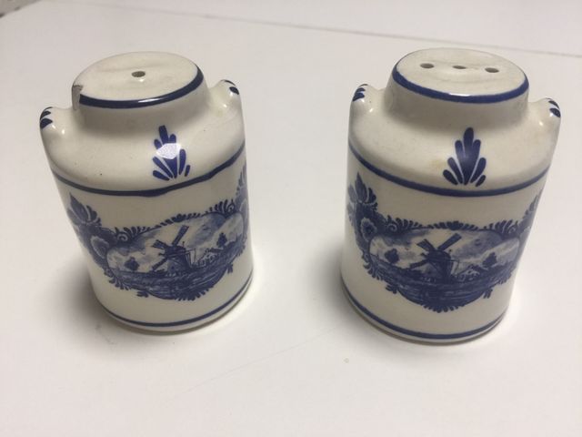 Salero y pimentero. Porcelana de Delf