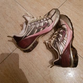 Zapatillas nike muelles de mujer, talla 38 de segunda mano por 20 EUR en El  Viso de San Juan en WALLAPOP