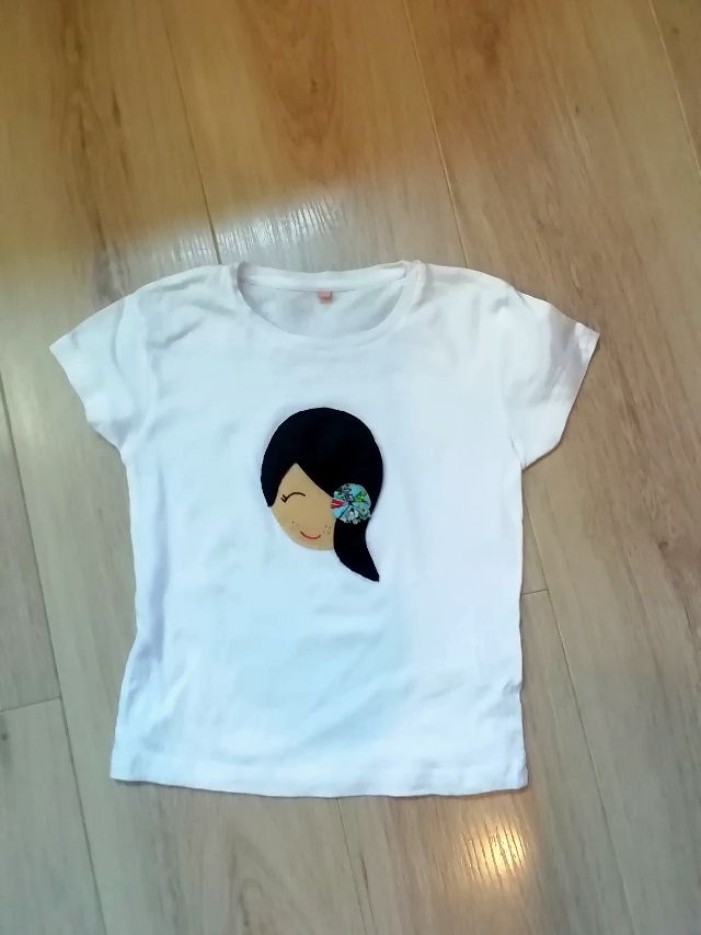 Conjunto camiseta y falda niña